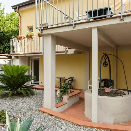 Apartment Guesthost - Migliarina Bedrooms La Spezia