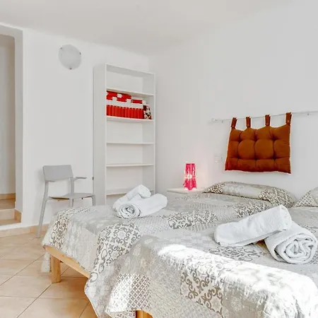 Guesthost - Migliarina Bedrooms Appartement